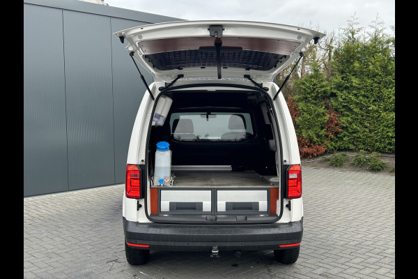 Volkswagen Caddy 2.0 TDI 123 PK / L1H1 / 4x4 / 4Motion / 1e EIG. / ACHTERKLEP / TREKHAAK / INRICHTING / AIRCO / CRUISE / NAVI / APPLE CARPLAY