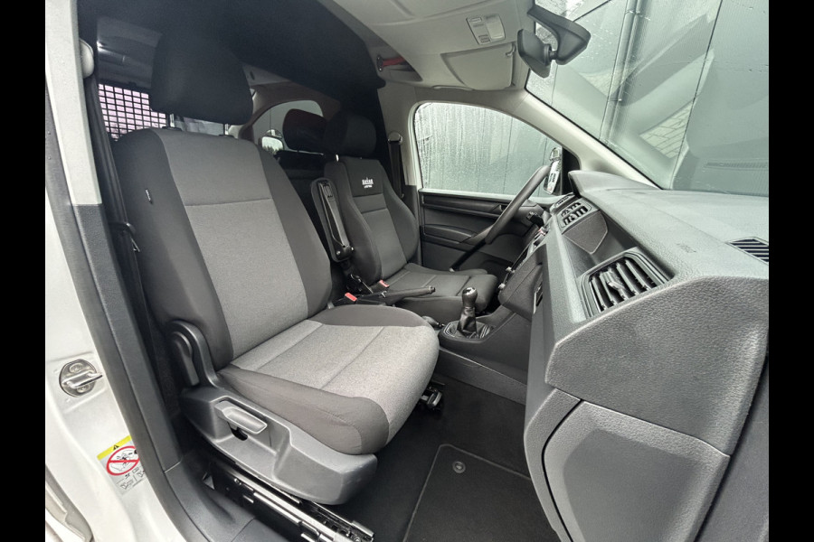 Volkswagen Caddy 2.0 TDI 123 PK / L1H1 / 4x4 / 4Motion / 1e EIG. / ACHTERKLEP / TREKHAAK / INRICHTING / AIRCO / CRUISE / NAVI / APPLE CARPLAY
