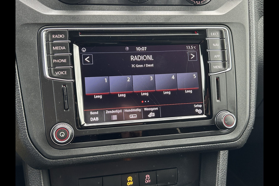 Volkswagen Caddy 2.0 TDI 123 PK / L1H1 / 4x4 / 4Motion / 1e EIG. / ACHTERKLEP / TREKHAAK / INRICHTING / AIRCO / CRUISE / NAVI / APPLE CARPLAY