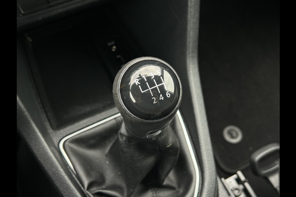 Volkswagen Caddy 2.0 TDI 123 PK / L1H1 / 4x4 / 4Motion / 1e EIG. / ACHTERKLEP / TREKHAAK / INRICHTING / AIRCO / CRUISE / NAVI / APPLE CARPLAY