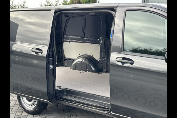 Mercedes-Benz Vito 110 CDI 110 PK / L2H1 / 1e EIGENAAR / TREKHAAK / AIRCO / BLUETOOTH