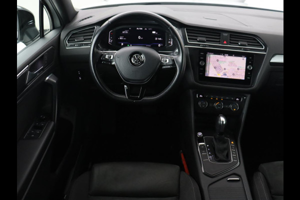Volkswagen Tiguan Allspace 1.5 TSI R Line 7-Persoons | Panoramadak | Stoelverwarming | Trekhaak | Massage | Keyless | 19'' | Camera | Carplay | Adaptive cruise | Full LED | Navigatie Volkswagen Tiguan Allspace 1.5 TSI R Line 7-Persoons | Panoramadak | Stoelverwarming | Trekhaak | Massage | Keyless | 19'' | Camera | Carplay | Adaptive cruise | Full LED | Navigatie