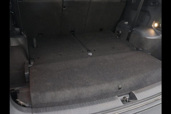 Volkswagen Tiguan Allspace 1.5 TSI R Line 7-Persoons | Panoramadak | Stoelverwarming | Trekhaak | Massage | Keyless | 19'' | Camera | Carplay | Adaptive cruise | Full LED | Navigatie Volkswagen Tiguan Allspace 1.5 TSI R Line 7-Persoons | Panoramadak | Stoelverwarming | Trekhaak | Massage | Keyless | 19'' | Camera | Carplay | Adaptive cruise | Full LED | Navigatie