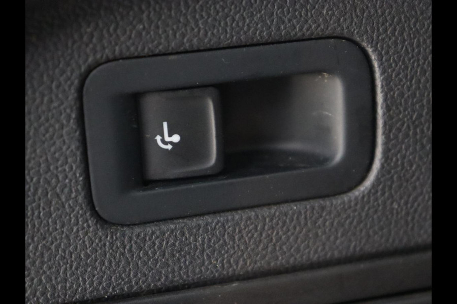 Volkswagen Tiguan Allspace 1.5 TSI R Line 7-Persoons | Panoramadak | Stoelverwarming | Trekhaak | Massage | Keyless | 19'' | Camera | Carplay | Adaptive cruise | Full LED | Navigatie Volkswagen Tiguan Allspace 1.5 TSI R Line 7-Persoons | Panoramadak | Stoelverwarming | Trekhaak | Massage | Keyless | 19'' | Camera | Carplay | Adaptive cruise | Full LED | Navigatie