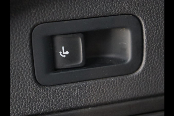 Volkswagen Tiguan Allspace 1.5 TSI R Line 7-Persoons | Panoramadak | Stoelverwarming | Trekhaak | Massage | Keyless | 19'' | Camera | Carplay | Adaptive cruise | Full LED | Navigatie Volkswagen Tiguan Allspace 1.5 TSI R Line 7-Persoons | Panoramadak | Stoelverwarming | Trekhaak | Massage | Keyless | 19'' | Camera | Carplay | Adaptive cruise | Full LED | Navigatie