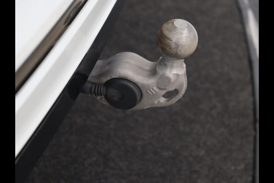 Volkswagen Tiguan Allspace 1.5 TSI R Line 7-Persoons | Panoramadak | Stoelverwarming | Trekhaak | Massage | Keyless | 19'' | Camera | Carplay | Adaptive cruise | Full LED | Navigatie Volkswagen Tiguan Allspace 1.5 TSI R Line 7-Persoons | Panoramadak | Stoelverwarming | Trekhaak | Massage | Keyless | 19'' | Camera | Carplay | Adaptive cruise | Full LED | Navigatie