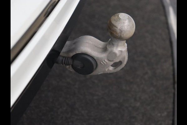 Volkswagen Tiguan Allspace 1.5 TSI R Line 7-Persoons | Panoramadak | Stoelverwarming | Trekhaak | Massage | Keyless | 19'' | Camera | Carplay | Adaptive cruise | Full LED | Navigatie Volkswagen Tiguan Allspace 1.5 TSI R Line 7-Persoons | Panoramadak | Stoelverwarming | Trekhaak | Massage | Keyless | 19'' | Camera | Carplay | Adaptive cruise | Full LED | Navigatie