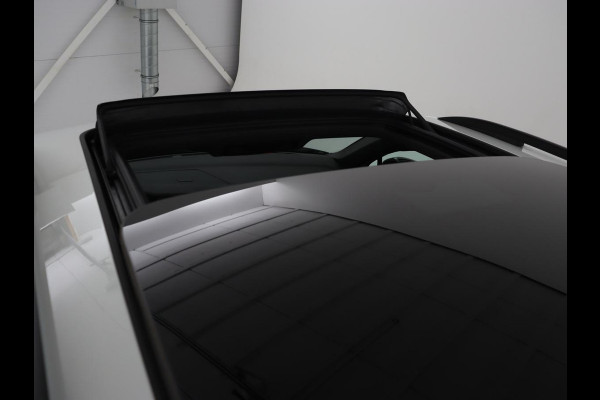 Volkswagen Tiguan Allspace 1.5 TSI R Line 7-Persoons | Panoramadak | Stoelverwarming | Trekhaak | Massage | Keyless | 19'' | Camera | Carplay | Adaptive cruise | Full LED | Navigatie Volkswagen Tiguan Allspace 1.5 TSI R Line 7-Persoons | Panoramadak | Stoelverwarming | Trekhaak | Massage | Keyless | 19'' | Camera | Carplay | Adaptive cruise | Full LED | Navigatie