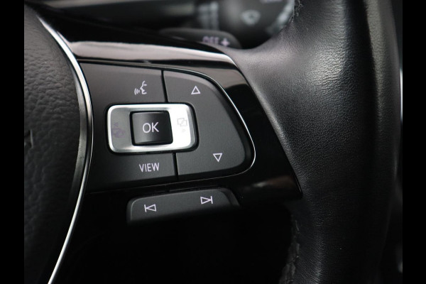 Volkswagen Tiguan Allspace 1.5 TSI R Line 7-Persoons | Panoramadak | Stoelverwarming | Trekhaak | Massage | Keyless | 19'' | Camera | Carplay | Adaptive cruise | Full LED | Navigatie Volkswagen Tiguan Allspace 1.5 TSI R Line 7-Persoons | Panoramadak | Stoelverwarming | Trekhaak | Massage | Keyless | 19'' | Camera | Carplay | Adaptive cruise | Full LED | Navigatie