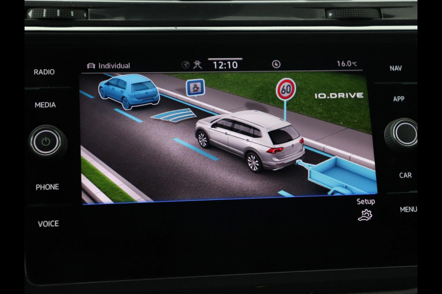 Volkswagen Tiguan Allspace 1.5 TSI R Line 7-Persoons | Panoramadak | Stoelverwarming | Trekhaak | Massage | Keyless | 19'' | Camera | Carplay | Adaptive cruise | Full LED | Navigatie Volkswagen Tiguan Allspace 1.5 TSI R Line 7-Persoons | Panoramadak | Stoelverwarming | Trekhaak | Massage | Keyless | 19'' | Camera | Carplay | Adaptive cruise | Full LED | Navigatie