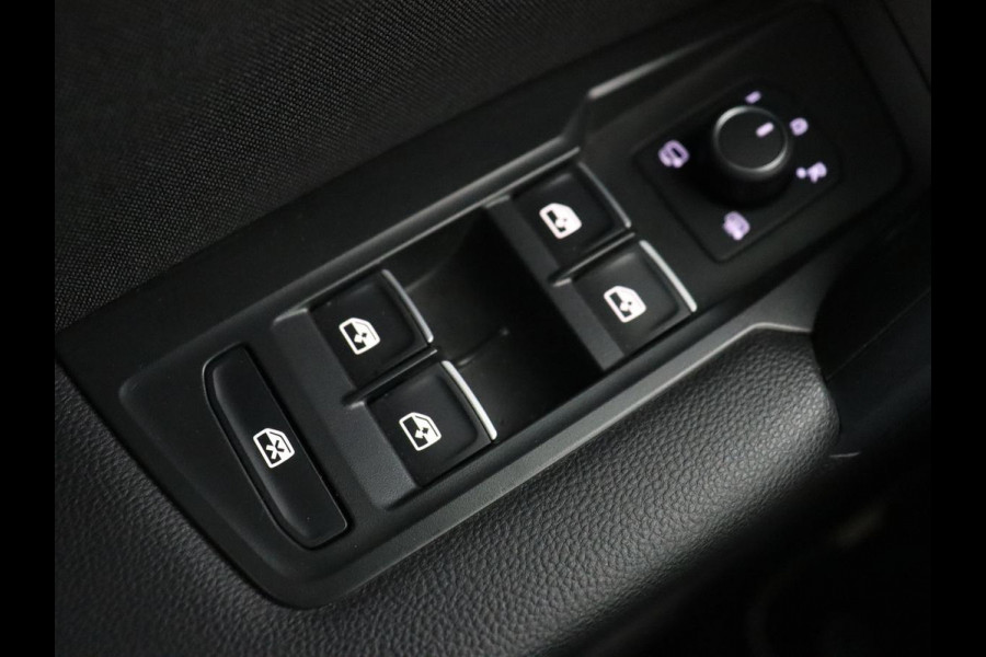 Volkswagen Tiguan Allspace 1.5 TSI R Line 7-Persoons | Panoramadak | Stoelverwarming | Trekhaak | Massage | Keyless | 19'' | Camera | Carplay | Adaptive cruise | Full LED | Navigatie Volkswagen Tiguan Allspace 1.5 TSI R Line 7-Persoons | Panoramadak | Stoelverwarming | Trekhaak | Massage | Keyless | 19'' | Camera | Carplay | Adaptive cruise | Full LED | Navigatie