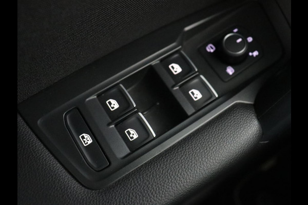 Volkswagen Tiguan Allspace 1.5 TSI R Line 7-Persoons | Panoramadak | Stoelverwarming | Trekhaak | Massage | Keyless | 19'' | Camera | Carplay | Adaptive cruise | Full LED | Navigatie Volkswagen Tiguan Allspace 1.5 TSI R Line 7-Persoons | Panoramadak | Stoelverwarming | Trekhaak | Massage | Keyless | 19'' | Camera | Carplay | Adaptive cruise | Full LED | Navigatie