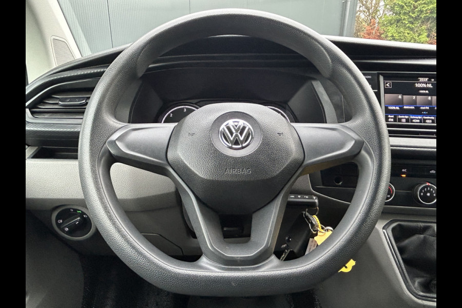 Volkswagen Transporter 2.0 TDI COMFORTLINE / L2H1 / 53.418 KM !! / SORTIMO INRICHTING / 1e EIG. / CAMERA / AIRCO / CRUISE / APPLE CARPLAY / PDC