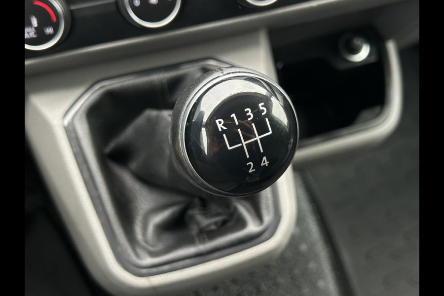 Volkswagen Transporter 2.0 TDI COMFORTLINE / L2H1 / 53.418 KM !! / SORTIMO INRICHTING / 1e EIG. / CAMERA / AIRCO / CRUISE / APPLE CARPLAY / PDC