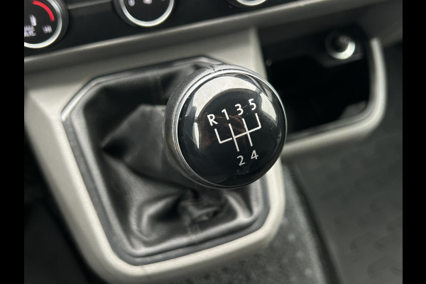 Volkswagen Transporter 2.0 TDI COMFORTLINE / L2H1 / 53.418 KM !! / SORTIMO INRICHTING / 1e EIG. / CAMERA / AIRCO / CRUISE / APPLE CARPLAY / PDC