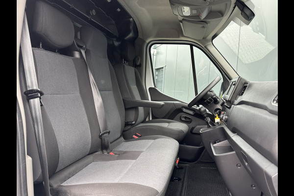 Renault Master T35 2.3 dCi 135 PK / L2H2 / 1e EIG. / 40.759 KM / TREKHAAK / AIRCO / NAVIGATIE / LED DAGRIJVERL.