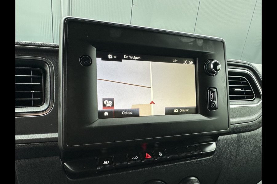 Renault Master T35 2.3 dCi 135 PK / L2H2 / 1e EIG. / 40.759 KM / TREKHAAK / AIRCO / NAVIGATIE / LED DAGRIJVERL.