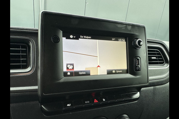 Renault Master T35 2.3 dCi 135 PK / L2H2 / 1e EIG. / 40.759 KM / TREKHAAK / AIRCO / NAVIGATIE / LED DAGRIJVERL.
