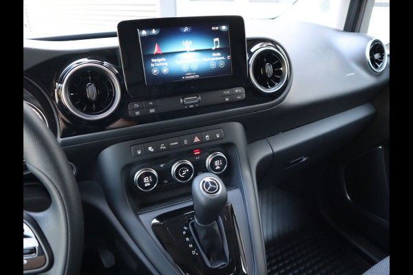 Mercedes-Benz eCitan 112 Pro L2 Lang - 51 kWh AC 22 kWh Laden - Trekhaak Mercedes-Benz eCitan 112 Pro L2 Lang - 51 kWh AC 22 kWh Laden - Trekhaak