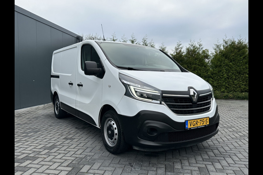 Renault Trafic 2.0 dCi 120 PK / L1H1 / 1e EIG. / TREKHAAK / 2x SCHUIFDEUR / AIRCO / CRUISE / NAVI / LED KOPLAMPEN