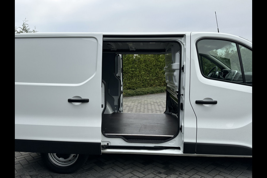 Renault Trafic 2.0 dCi 120 PK / L1H1 / 1e EIG. / TREKHAAK / 2x SCHUIFDEUR / AIRCO / CRUISE / NAVI / LED KOPLAMPEN