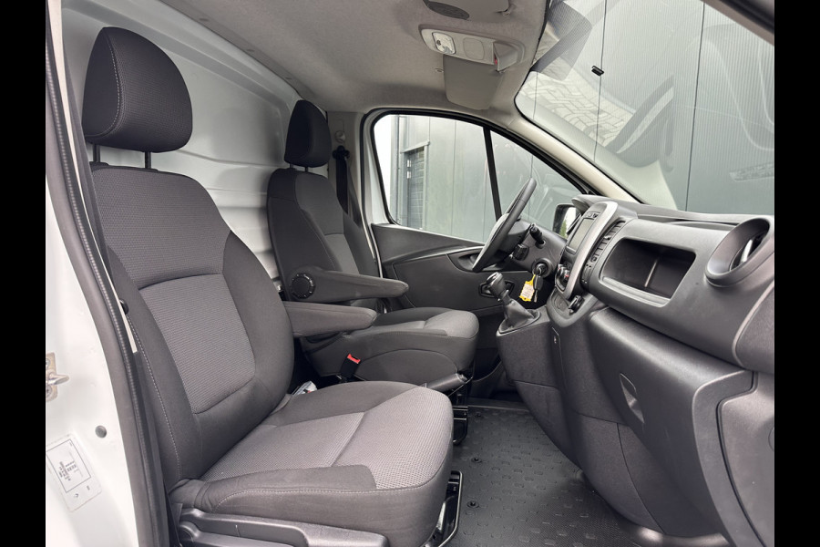 Renault Trafic 2.0 dCi 120 PK / L1H1 / 1e EIG. / TREKHAAK / 2x SCHUIFDEUR / AIRCO / CRUISE / NAVI / LED KOPLAMPEN