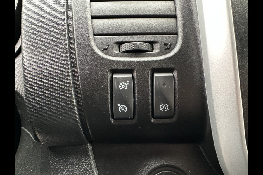 Renault Trafic 2.0 dCi 120 PK / L1H1 / 1e EIG. / TREKHAAK / 2x SCHUIFDEUR / AIRCO / CRUISE / NAVI / LED KOPLAMPEN