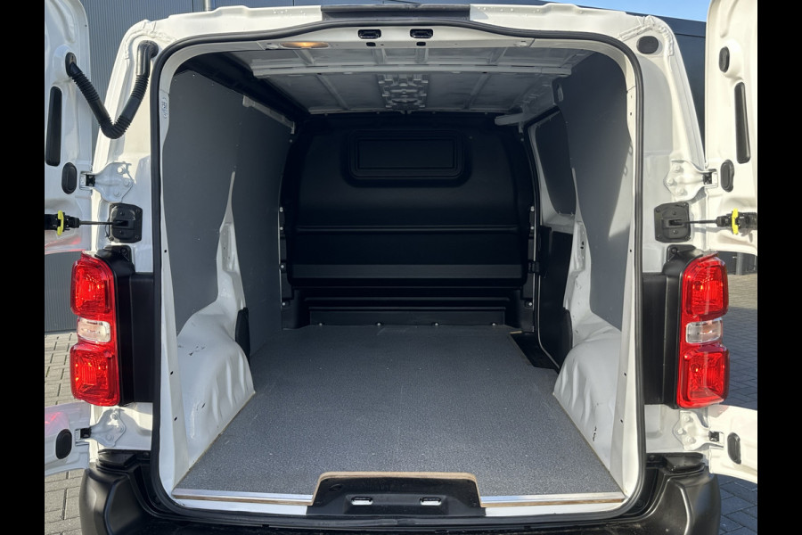 Toyota ProAce 2.0 D-4D 145 PK / L2H1 / 1e EIGENAAR / 74.939 KM / AIRCO / CRUISE / 3-ZITS / BLUETOOTH Toyota ProAce 2.0 D-4D 145 PK / L2H1 / 1e EIGENAAR / 74.939 KM / AIRCO / CRUISE / 3-ZITS / BLUETOOTH