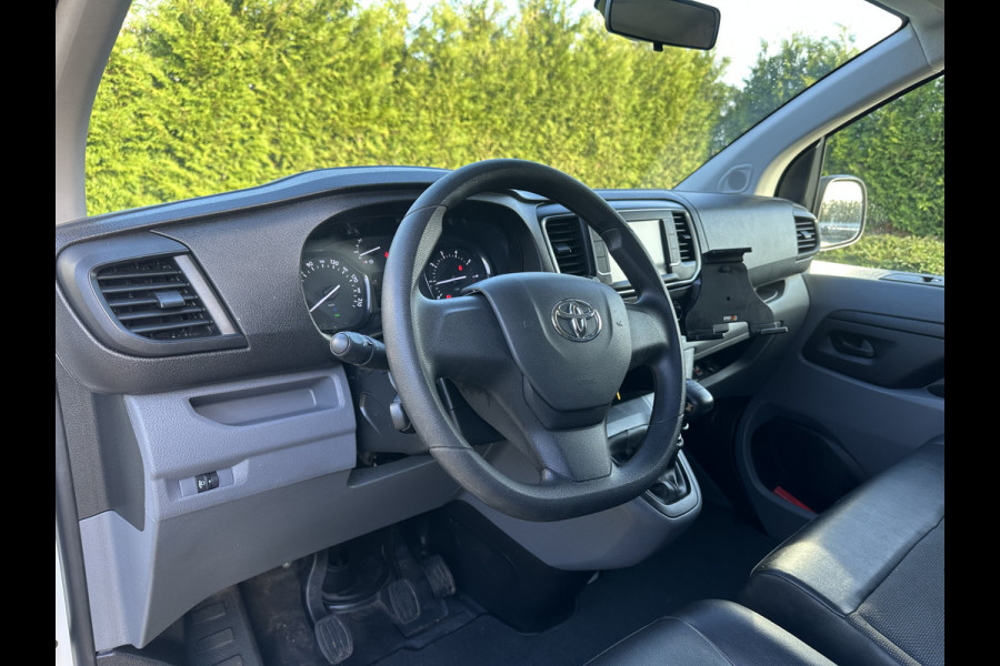 Toyota ProAce 2.0 D-4D 145 PK / L2H1 / 1e EIGENAAR / 74.939 KM / AIRCO / CRUISE / 3-ZITS / BLUETOOTH Toyota ProAce 2.0 D-4D 145 PK / L2H1 / 1e EIGENAAR / 74.939 KM / AIRCO / CRUISE / 3-ZITS / BLUETOOTH