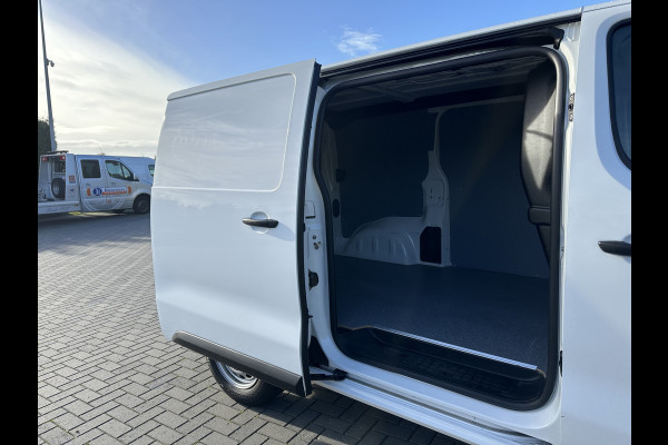 Toyota ProAce 2.0 D-4D 145 PK / L2H1 / 1e EIGENAAR / 74.939 KM / AIRCO / CRUISE / 3-ZITS / BLUETOOTH Toyota ProAce 2.0 D-4D 145 PK / L2H1 / 1e EIGENAAR / 74.939 KM / AIRCO / CRUISE / 3-ZITS / BLUETOOTH