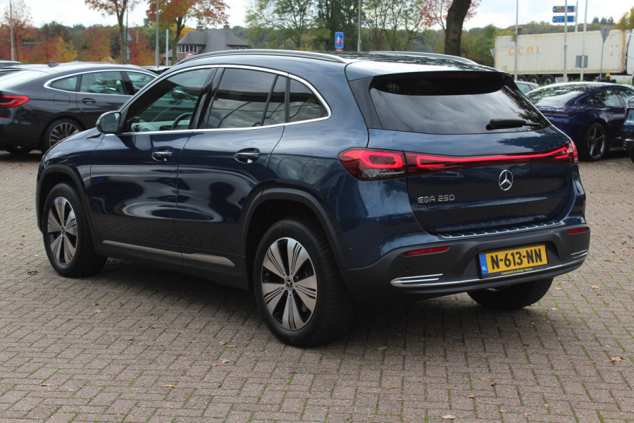 Mercedes-Benz EQA 250 Business Solution Luxury 67 kWh / SoH 97.3% / Camera / Navigatie / Half leder / 18'' / Stoelverwarming / DAB / Cruise Control Mercedes-Benz EQA 250 Business Solution Luxury 67 kWh / SoH 97.3% / Camera / Navigatie / Half leder / 18'' / Stoelverwarming / DAB / Cruise Control