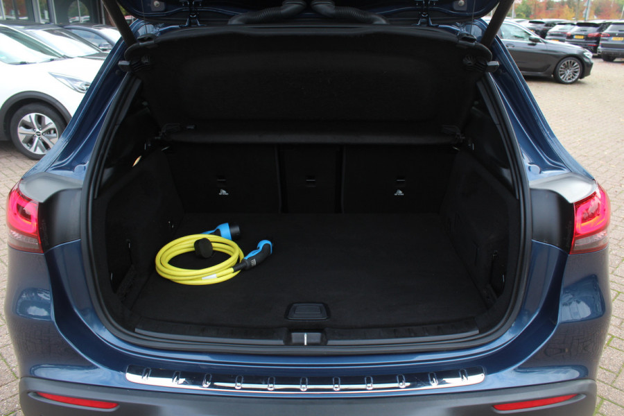 Mercedes-Benz EQA 250 Business Solution Luxury 67 kWh / SoH 97.3% / Camera / Navigatie / Half leder / 18'' / Stoelverwarming / DAB / Cruise Control Mercedes-Benz EQA 250 Business Solution Luxury 67 kWh / SoH 97.3% / Camera / Navigatie / Half leder / 18'' / Stoelverwarming / DAB / Cruise Control