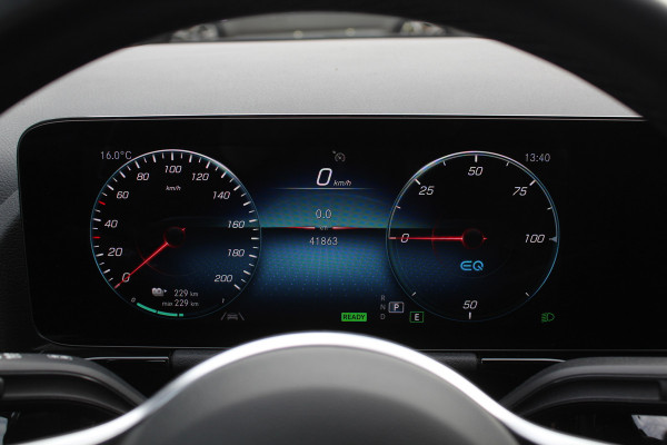 Mercedes-Benz EQA 250 Business Solution Luxury 67 kWh / SoH 97.3% / Camera / Navigatie / Half leder / 18'' / Stoelverwarming / DAB / Cruise Control Mercedes-Benz EQA 250 Business Solution Luxury 67 kWh / SoH 97.3% / Camera / Navigatie / Half leder / 18'' / Stoelverwarming / DAB / Cruise Control
