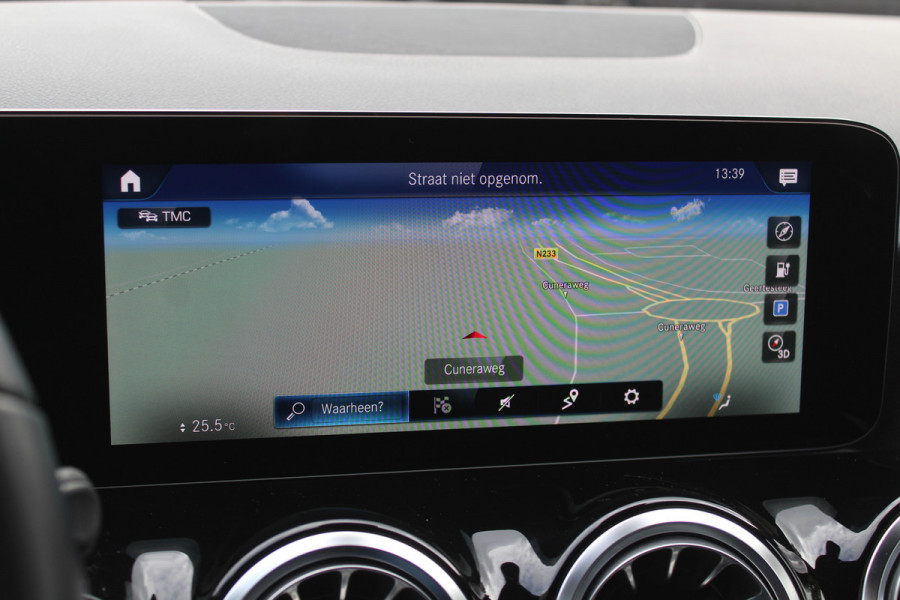Mercedes-Benz EQA 250 Business Solution Luxury 67 kWh / SoH 97.3% / Camera / Navigatie / Half leder / 18'' / Stoelverwarming / DAB / Cruise Control Mercedes-Benz EQA 250 Business Solution Luxury 67 kWh / SoH 97.3% / Camera / Navigatie / Half leder / 18'' / Stoelverwarming / DAB / Cruise Control