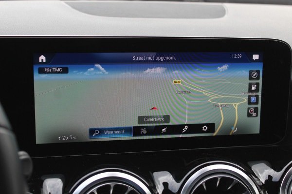 Mercedes-Benz EQA 250 Business Solution Luxury 67 kWh / SoH 97.3% / Camera / Navigatie / Half leder / 18'' / Stoelverwarming / DAB / Cruise Control Mercedes-Benz EQA 250 Business Solution Luxury 67 kWh / SoH 97.3% / Camera / Navigatie / Half leder / 18'' / Stoelverwarming / DAB / Cruise Control