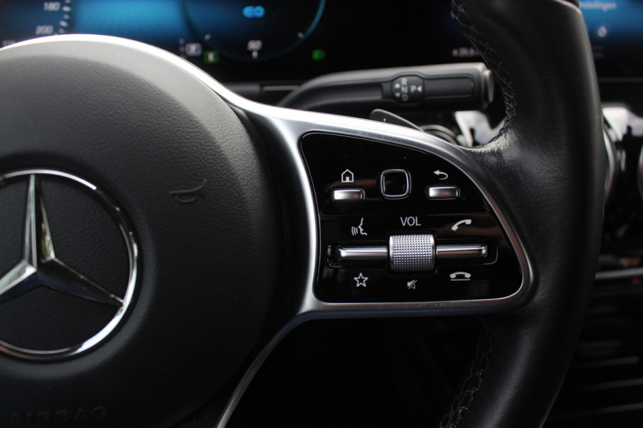 Mercedes-Benz EQA 250 Business Solution Luxury 67 kWh / SoH 97.3% / Camera / Navigatie / Half leder / 18'' / Stoelverwarming / DAB / Cruise Control Mercedes-Benz EQA 250 Business Solution Luxury 67 kWh / SoH 97.3% / Camera / Navigatie / Half leder / 18'' / Stoelverwarming / DAB / Cruise Control