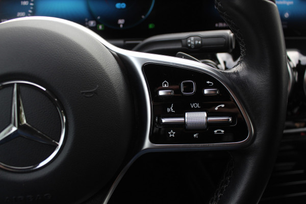 Mercedes-Benz EQA 250 Business Solution Luxury 67 kWh / SoH 97.3% / Camera / Navigatie / Half leder / 18'' / Stoelverwarming / DAB / Cruise Control Mercedes-Benz EQA 250 Business Solution Luxury 67 kWh / SoH 97.3% / Camera / Navigatie / Half leder / 18'' / Stoelverwarming / DAB / Cruise Control