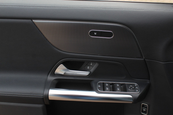 Mercedes-Benz EQA 250 Business Solution Luxury 67 kWh / SoH 97.3% / Camera / Navigatie / Half leder / 18'' / Stoelverwarming / DAB / Cruise Control Mercedes-Benz EQA 250 Business Solution Luxury 67 kWh / SoH 97.3% / Camera / Navigatie / Half leder / 18'' / Stoelverwarming / DAB / Cruise Control