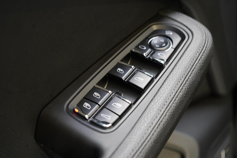 Porsche Macan 2.0 | Panoramadak | Bose | Apple Carplay | Memory | Virtual cockpit Porsche Macan 2.0 | Panoramadak | Bose | Apple Carplay | Memory | Virtual cockpit