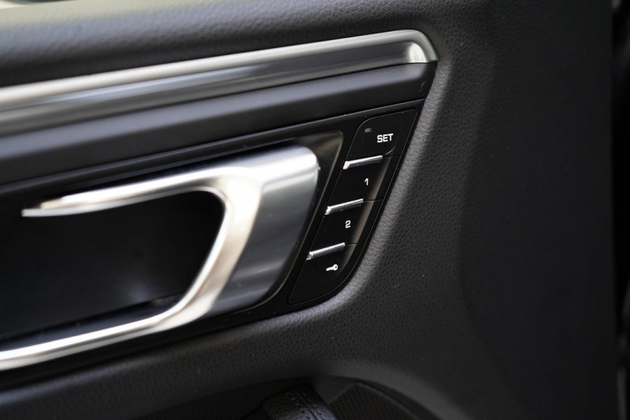 Porsche Macan 2.0 | Panoramadak | Bose | Apple Carplay | Memory | Virtual cockpit Porsche Macan 2.0 | Panoramadak | Bose | Apple Carplay | Memory | Virtual cockpit