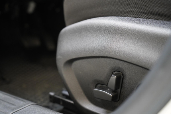 Jeep Compass 4xe 240 Plug-in Hybrid Electric S | Leder | Navigatie | Achteruitrijcamera | Stuurverwarming Jeep Compass 4xe 240 Plug-in Hybrid Electric S | Leder | Navigatie | Achteruitrijcamera | Stuurverwarming