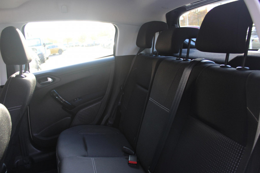 Peugeot 208 1.2 82PK ALLURE | TREKHAAK | NAVIGATIE | APPLE CARPLAY/ANDROID AUTO | CRUISE CONTROL | CLIMATE CONTROL | LICHTMETALEN VELGEN 16" | ALL SEASON BANDEN | DAB+ RADIO | PARKEERSENSOREN ACHTER | Peugeot 208 1.2 82PK ALLURE | TREKHAAK | NAVIGATIE | APPLE CARPLAY/ANDROID AUTO | CRUISE CONTROL | CLIMATE CONTROL | LICHTMETALEN VELGEN 16" | ALL SEASON BANDEN | DAB+ RADIO | PARKEERSENSOREN ACHTER |