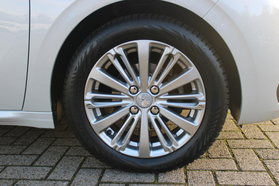 Peugeot 208 1.2 82PK ALLURE | TREKHAAK | NAVIGATIE | APPLE CARPLAY/ANDROID AUTO | CRUISE CONTROL | CLIMATE CONTROL | LICHTMETALEN VELGEN 16" | ALL SEASON BANDEN | DAB+ RADIO | PARKEERSENSOREN ACHTER | Peugeot 208 1.2 82PK ALLURE | TREKHAAK | NAVIGATIE | APPLE CARPLAY/ANDROID AUTO | CRUISE CONTROL | CLIMATE CONTROL | LICHTMETALEN VELGEN 16" | ALL SEASON BANDEN | DAB+ RADIO | PARKEERSENSOREN ACHTER |