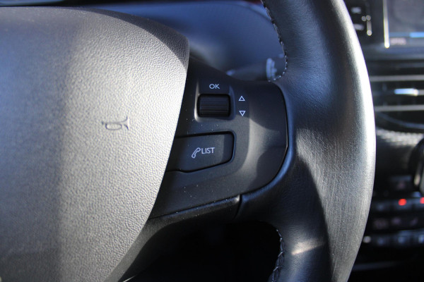 Peugeot 208 1.2 82PK ALLURE | TREKHAAK | NAVIGATIE | APPLE CARPLAY/ANDROID AUTO | CRUISE CONTROL | CLIMATE CONTROL | LICHTMETALEN VELGEN 16" | ALL SEASON BANDEN | DAB+ RADIO | PARKEERSENSOREN ACHTER | Peugeot 208 1.2 82PK ALLURE | TREKHAAK | NAVIGATIE | APPLE CARPLAY/ANDROID AUTO | CRUISE CONTROL | CLIMATE CONTROL | LICHTMETALEN VELGEN 16" | ALL SEASON BANDEN | DAB+ RADIO | PARKEERSENSOREN ACHTER |
