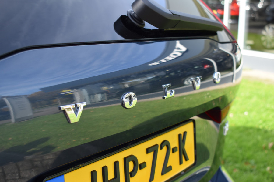 Volvo XC60 T8 AWD 455PK Plug-in Hybrid Ultra Dark | B&W | Luchtvering | HUD | Massage | Trekhaak | Stoelkoeling | Volvo XC60 T8 AWD 455PK Plug-in Hybrid Ultra Dark | B&W | Luchtvering | HUD | Massage | Trekhaak | Stoelkoeling |