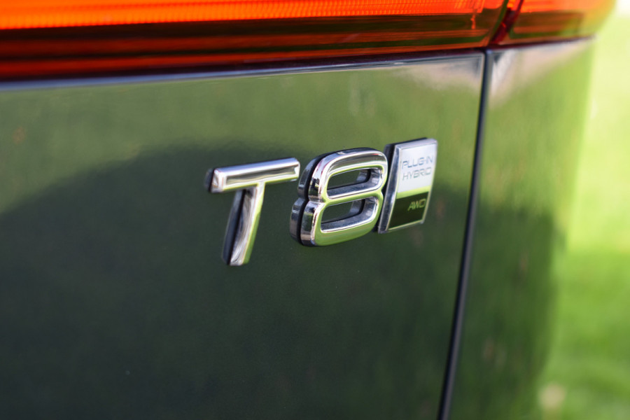 Volvo XC60 T8 AWD 455PK Plug-in Hybrid Ultra Dark | B&W | Luchtvering | HUD | Massage | Trekhaak | Stoelkoeling | Volvo XC60 T8 AWD 455PK Plug-in Hybrid Ultra Dark | B&W | Luchtvering | HUD | Massage | Trekhaak | Stoelkoeling |