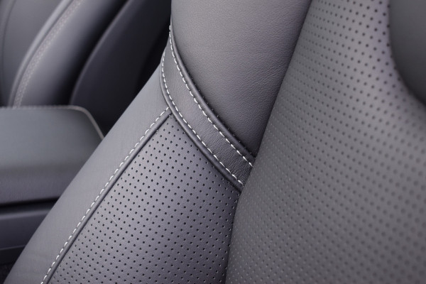 Volvo XC60 T8 AWD 455PK Plug-in Hybrid Ultra Dark | B&W | Luchtvering | HUD | Massage | Trekhaak | Stoelkoeling | Volvo XC60 T8 AWD 455PK Plug-in Hybrid Ultra Dark | B&W | Luchtvering | HUD | Massage | Trekhaak | Stoelkoeling |