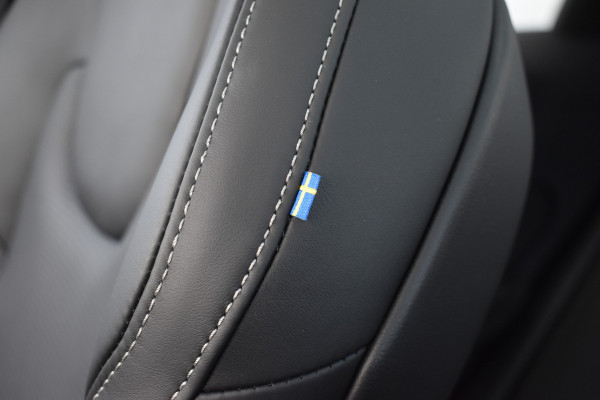 Volvo XC60 T8 AWD 455PK Plug-in Hybrid Ultra Dark | B&W | Luchtvering | HUD | Massage | Trekhaak | Stoelkoeling | Volvo XC60 T8 AWD 455PK Plug-in Hybrid Ultra Dark | B&W | Luchtvering | HUD | Massage | Trekhaak | Stoelkoeling |