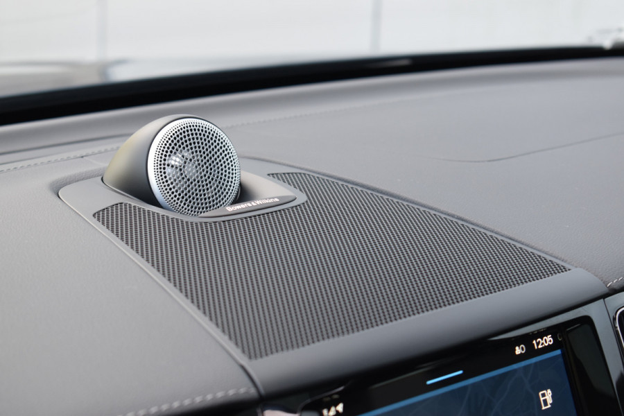 Volvo XC60 T8 AWD 455PK Plug-in Hybrid Ultra Dark | B&W | Luchtvering | HUD | Massage | Trekhaak | Stoelkoeling | Volvo XC60 T8 AWD 455PK Plug-in Hybrid Ultra Dark | B&W | Luchtvering | HUD | Massage | Trekhaak | Stoelkoeling |