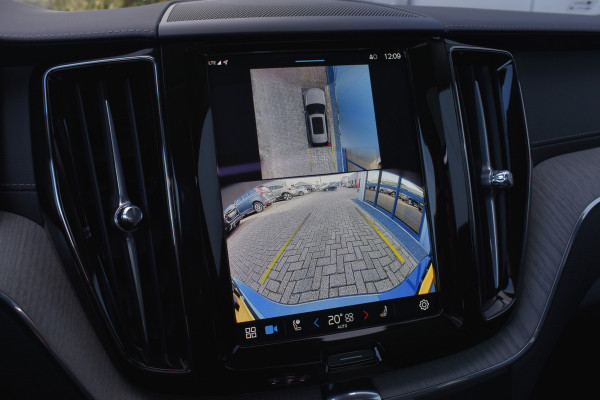 Volvo XC60 T8 AWD 455PK Plug-in Hybrid Ultra Dark | B&W | Luchtvering | HUD | Massage | Trekhaak | Stoelkoeling | Volvo XC60 T8 AWD 455PK Plug-in Hybrid Ultra Dark | B&W | Luchtvering | HUD | Massage | Trekhaak | Stoelkoeling |